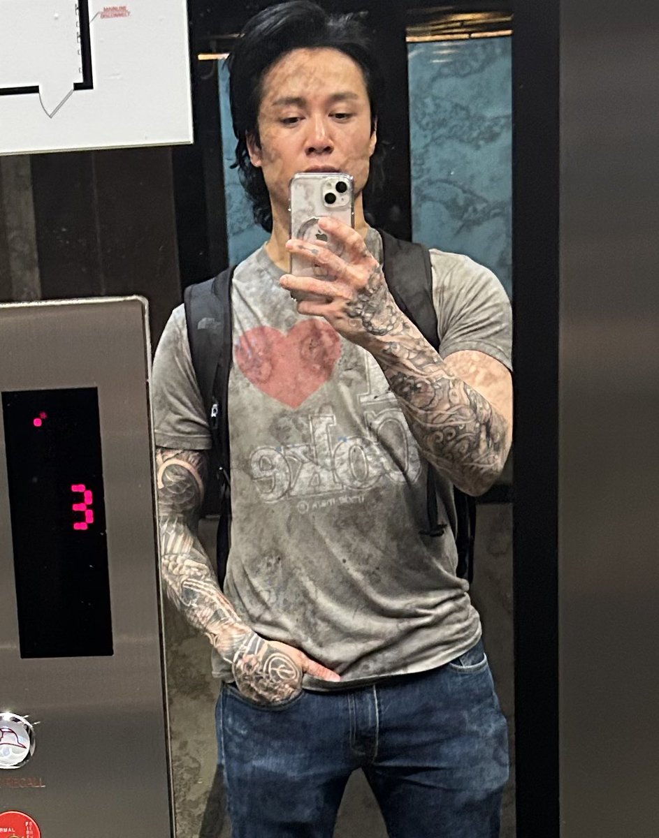 Omw to get 🍆 #AxelPerrís #gay #gayasian