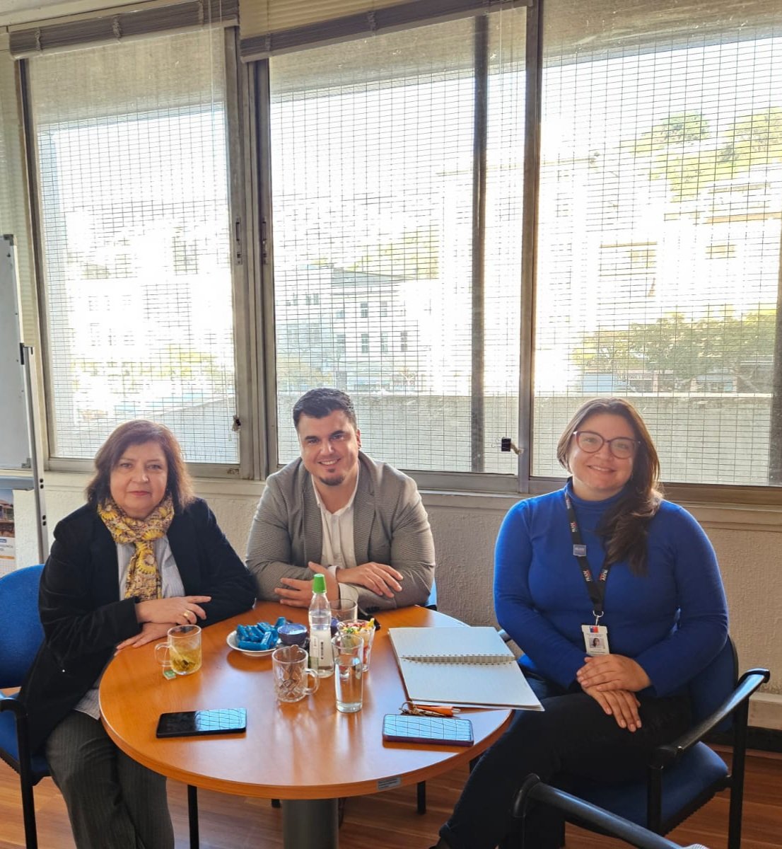 Reunión de trabajo en Accesibilidad Universal, con Director regional de Fosis y Directora regional de Injuv. <a href="/FOSIS_Valpo/">FOSIS Valparaíso</a> <a href="/InjuvValparaiso/">INJUV Valparaíso</a>