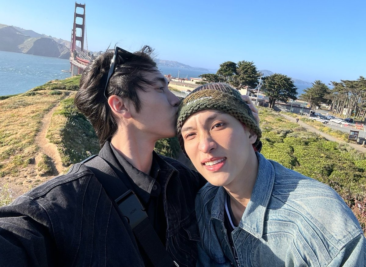 KariiCzy's tweet photo. BossNoeul were so clingy in USA that even the staff said it felt like a honeymoon. The way Boss grabs Noeul by the head and kisses him and Noeul's domestic face

#BossNoeul #BoNoh https://t.co/i2Zhb8nGwi