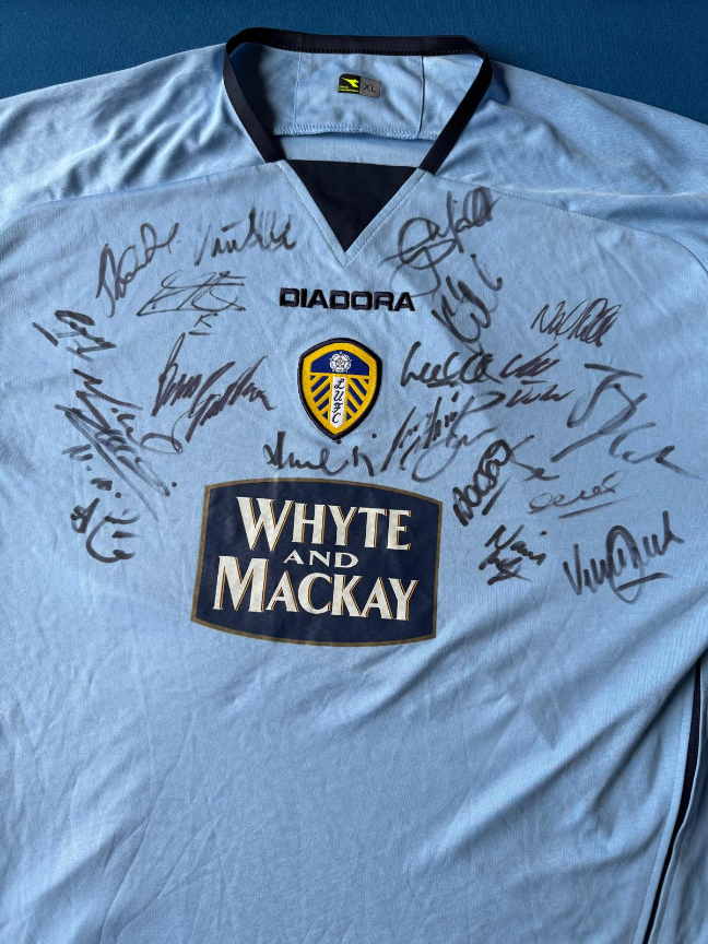 leedsthat's tweet image. PART 3...

RADEBE TESTIMONIAL MATCH-WORN SHIRT!

💬 Like, RT &amp;amp; reply to this post to be in with a chance of winning FREE ENTRY into the prize draw!

This shirt was worn by Gunnar Halle during Lucas Radebe’s testimonial in May 2005. It’s signed by 19 players – a special tribute to…
