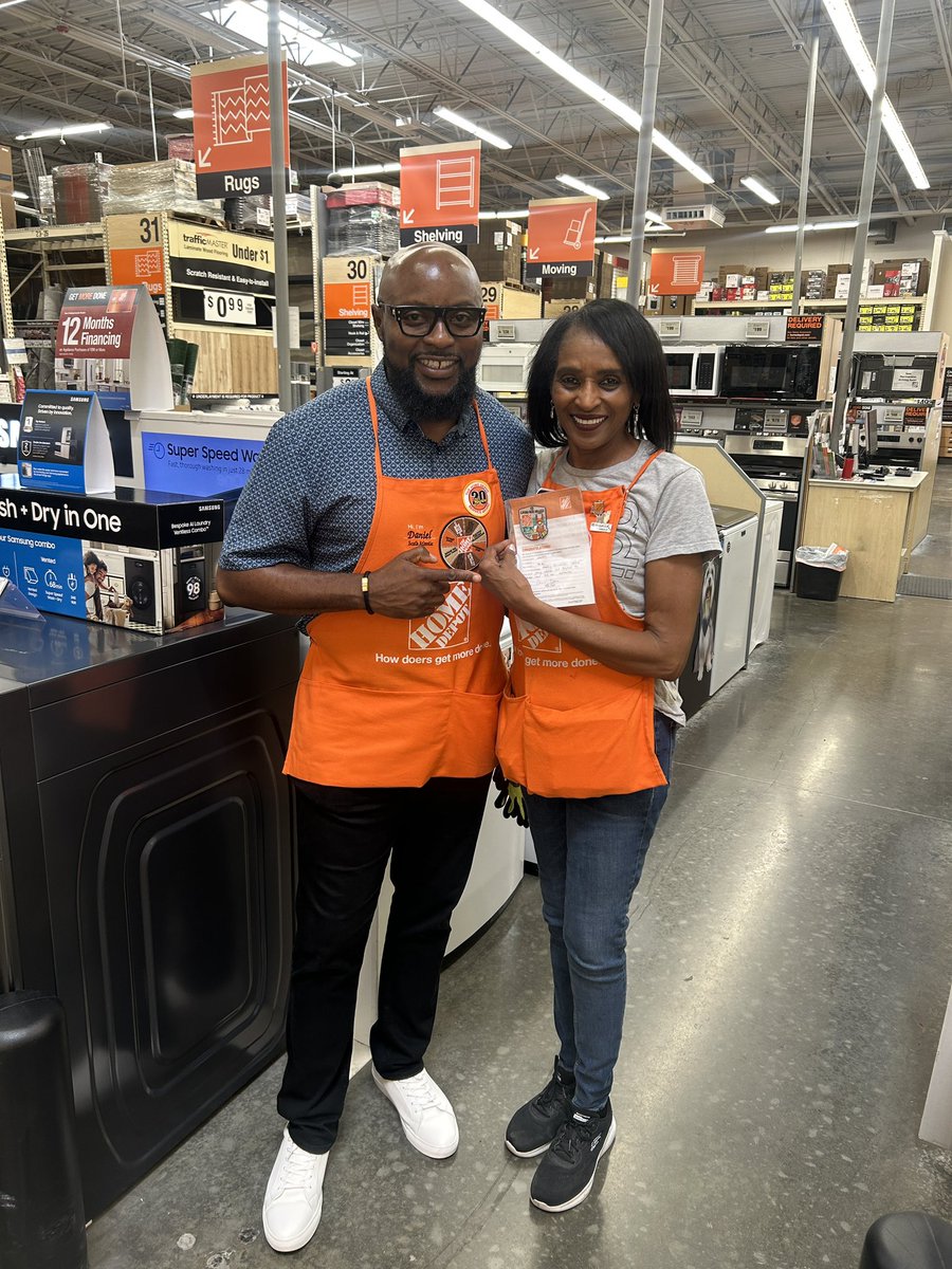 I just wanted to take a moment to congratulate Donnie from store 3646 South Boulevard in North Carolina on an outstanding job taking care of our customers.