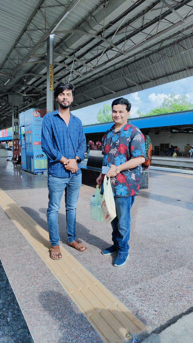 मैं मौत को एक सम्मान समझता हूँ और अत्याचार के साथ जीने को अपमान !!
इमाम हुसैन (र0अ0)