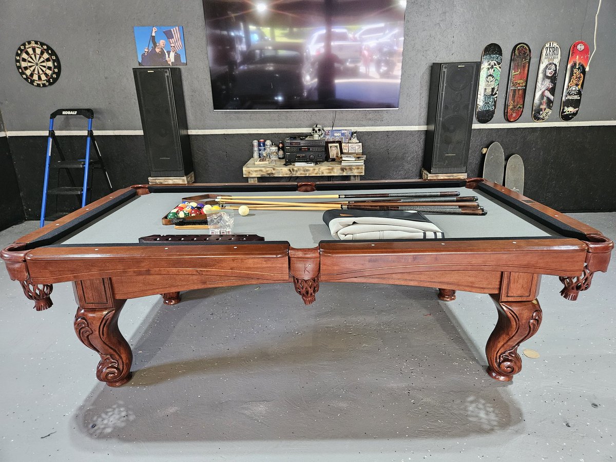 ProBilliards1's tweet image. Happy Client 😎 
Sold a Beautiful Quialty Used 8' Kasson #PoolTable to a client of mine Delivered, Installed, New Black &amp;amp; Steel Gray Felt (#Raiders Fan) 
#ThePoolTableGuy 🎱