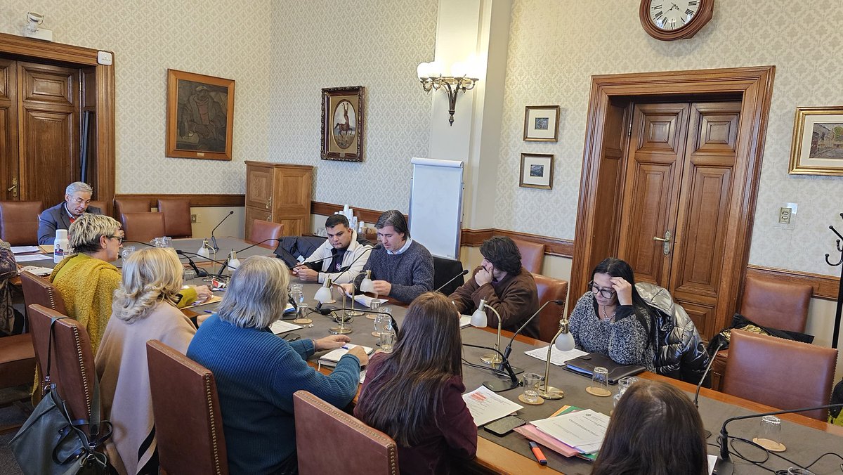 Estamos con la Intergremial Universitaria en la Comision de Asuntos Laborales y Seguridad Social de la Cámara de Senadores.