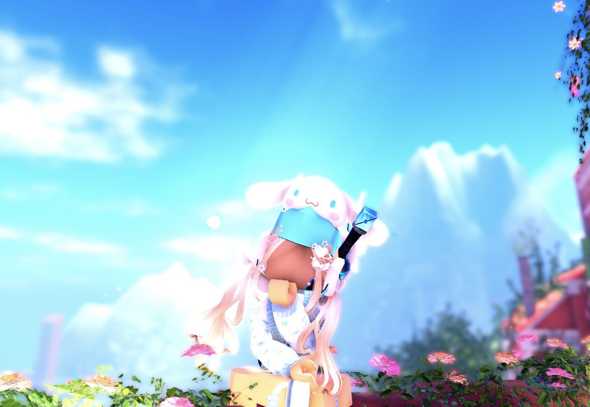 ChiyoCuppy's tweet image. My summer fit/IRL nails :-)🌸💕