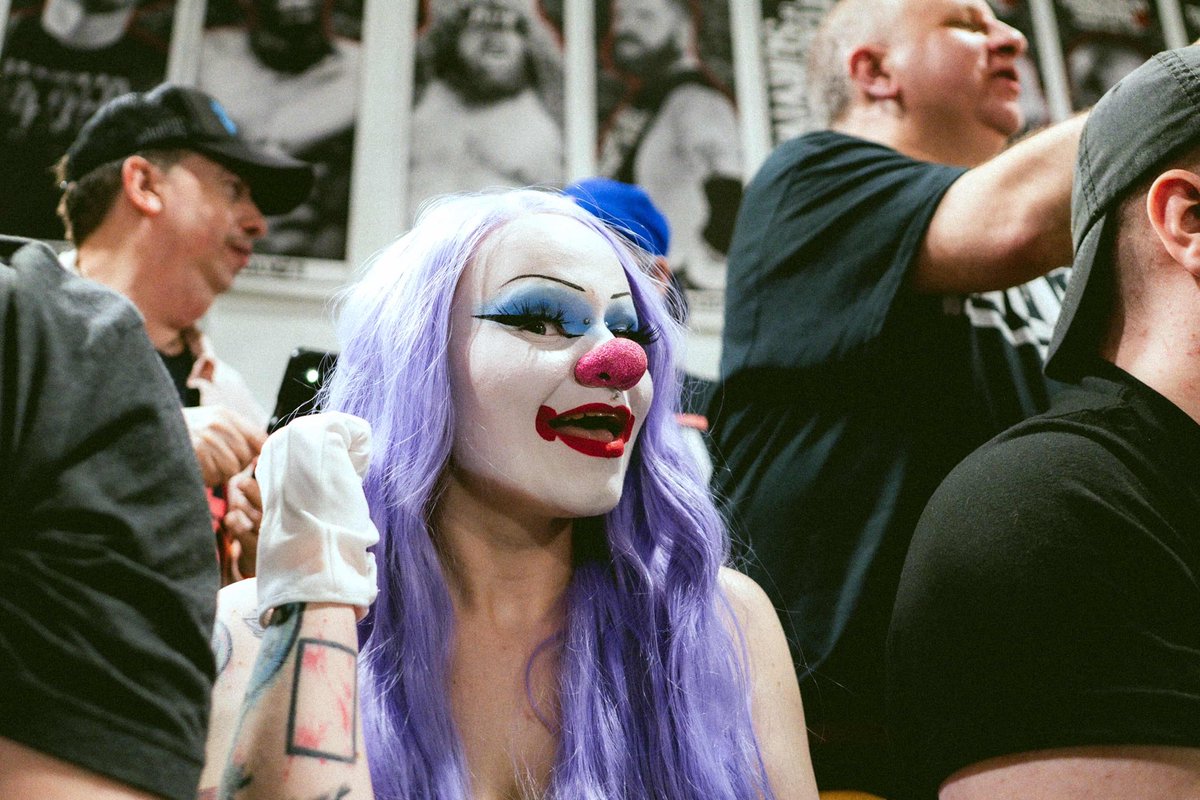 lipskn0t's tweet image. sorry to double post these on instagram and twitter but i just love these so much !!! thank u @IamDannyDarko for snapping these 🤡🎪✨

( ft some mystery blood on my forehead 😂🩸 )