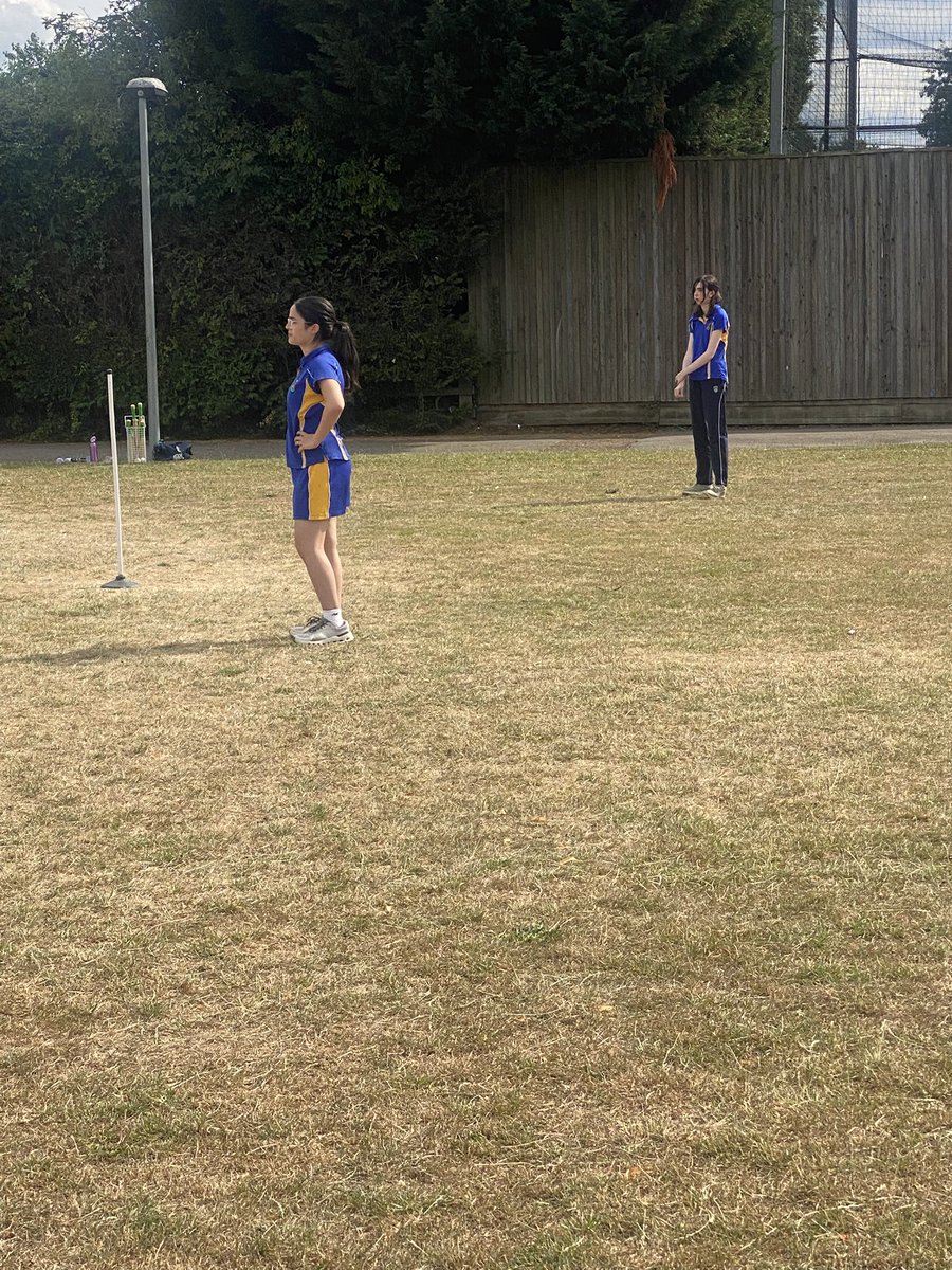 Last rounders game of the season. Some excellent bowler, back stop and 1sr post combinations to put the opposition under pressure. Players of the match Evie and Vanessa fielded and batted the team to victory.  Will played all 🏐
