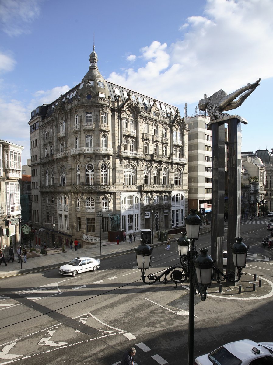 Vigo prohíbe a Uber circular por la ciudad: desestima las solicitudes presentadas  share.google/5Uw8A1T4omdByT…
 Se informa que "No pueden prestar servicio urbano».
se enfrentan a infracciones tipificadas como muy graves con multas que van desde los 2.001 hasta los 6.000 euros.