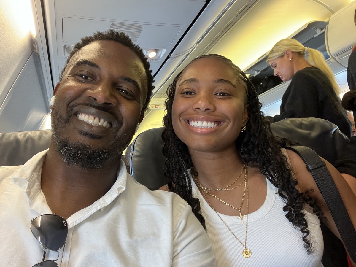 And the adventure begins!!!
#GradTrip #MyBabyGirlIsGrowingUp #GirlDad