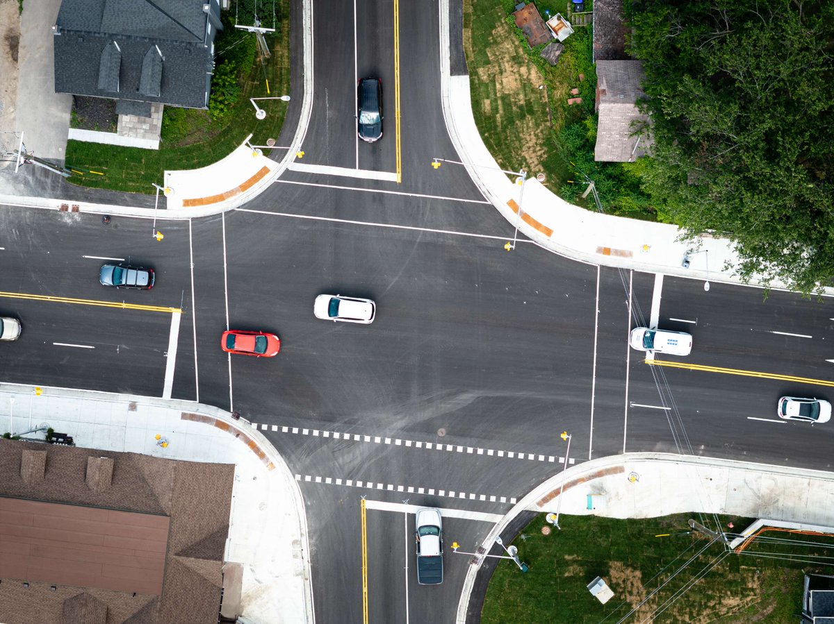 🚦 Intersection Open &amp; Operating! 🚧

The intersection at County Rd 4 (Yonge St), Innisfil 4th Line, and Killarney Beach Rd is now fully open with new traffic signals in place. 🎉
 
Thank you for your patience as we worked to build a safer, more connected community.