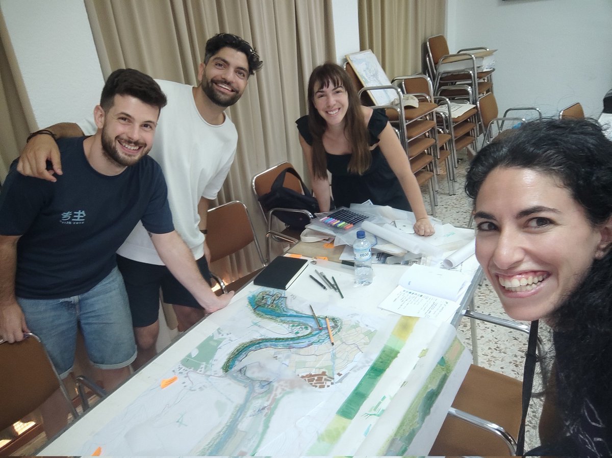 Lorena Parra (@loparbo) on Twitter photo Estamos casi acabando el workshop, hoy ha sido un dia muy intenso con el masterplan. Somos el equipo agua Borja Vasilis Francisca Lorena y estamos deseando mostrar nuestra propuesta mañana <a href="/masterjardines/">Máster en Jardines Históricos y SEIV</a> <a href="/La_UPM/">Universidad Politécnica de Madrid</a> <a href="/UPV/">Universitat Politècnica de València</a> <a href="/AEPaisajistas/">AE Paisajistas</a> #landscapesotdechera Estamos casi acabando el workshop, hoy ha sido un dia muy intenso con el masterplan. Somos el equipo agua Borja Vasilis Francisca Lorena y estamos deseando mostrar nuestra propuesta mañana <a href="/masterjardines/">Máster en Jardines Históricos y SEIV</a> <a href="/La_UPM/">Universidad Politécnica de Madrid</a> <a href="/UPV/">Universitat Politècnica de València</a> <a href="/AEPaisajistas/">AE Paisajistas</a> #landscapesotdechera