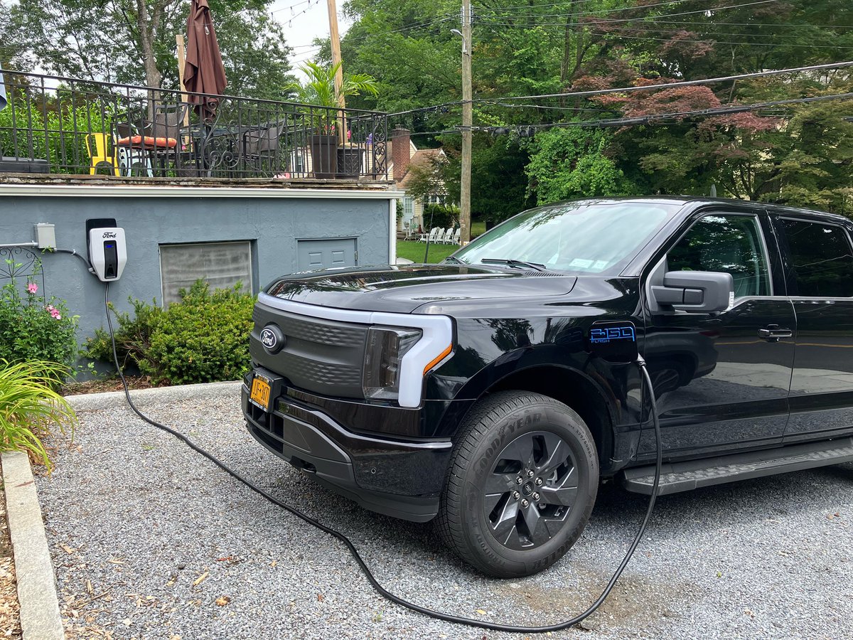 JFF_Electric's tweet image. ⚡️The Mighty All-Electric Ford F-150 Lightning FLASH!

📍We hiked up to Croton-On-Hudson for this one and have been expanding into Westchester County! 

🔌Nothing beats in-home charging and we love solving electrical problems. 500+ EV Chargers installed and counting with 30 years…