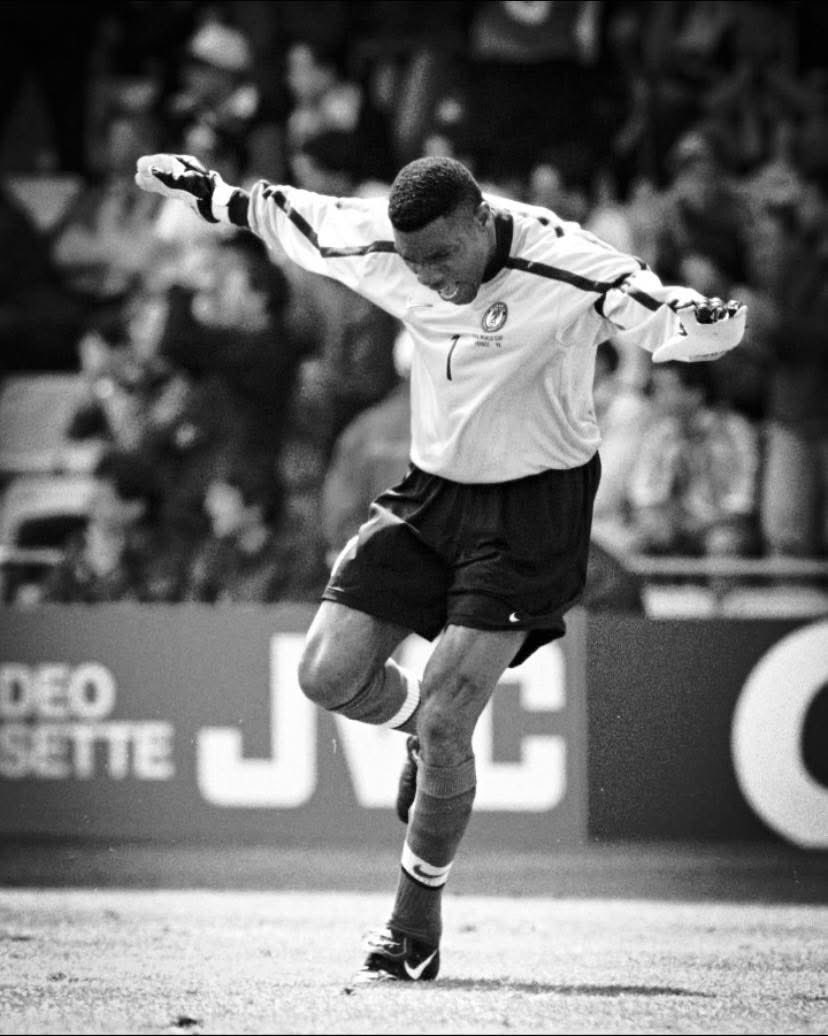 We at Enyimba FC are saddened to hear of the death of Nigerian football legend Peter Rufai, popularly known as DodoMayana. 

Our thoughts are with the Rufai family at this point of grief and the entire football community 🕊️🕯️