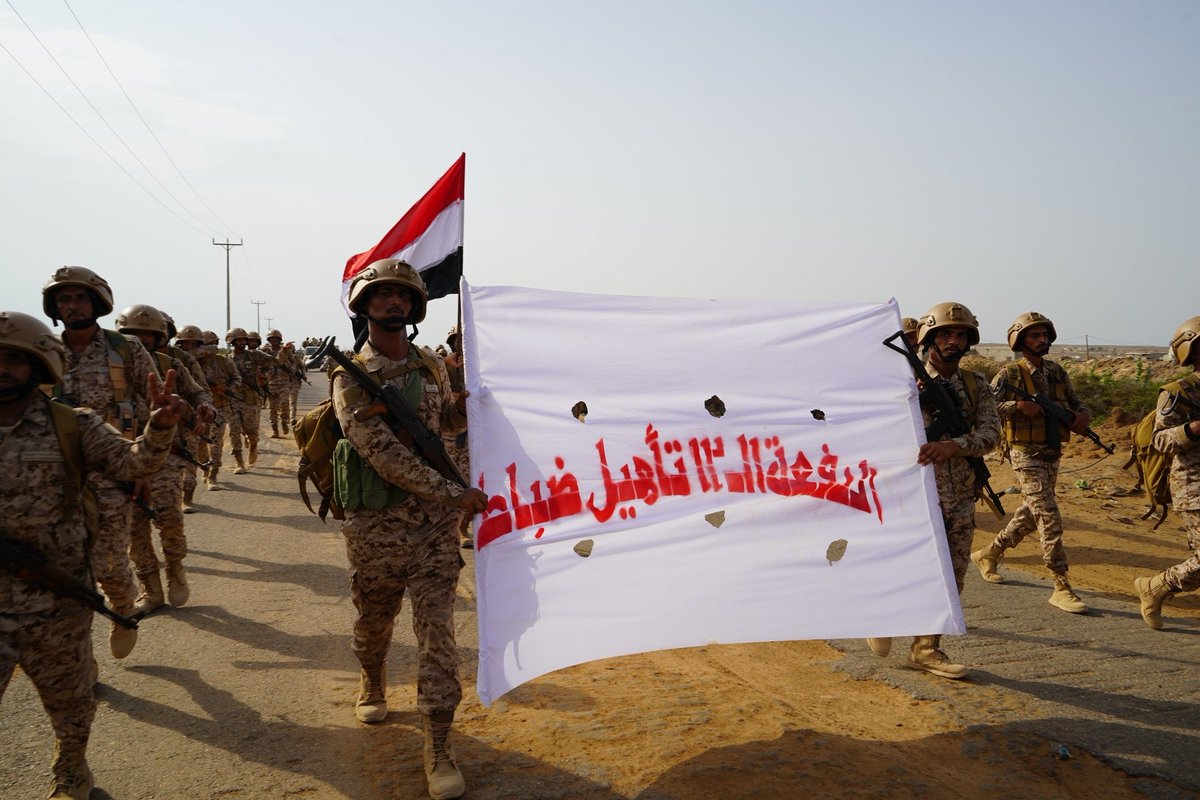Symbolic Units of #Yemeni Army Conduct 20-Kilometer Military March in #Midi

yemenmonitor.com/en/Details/Art…