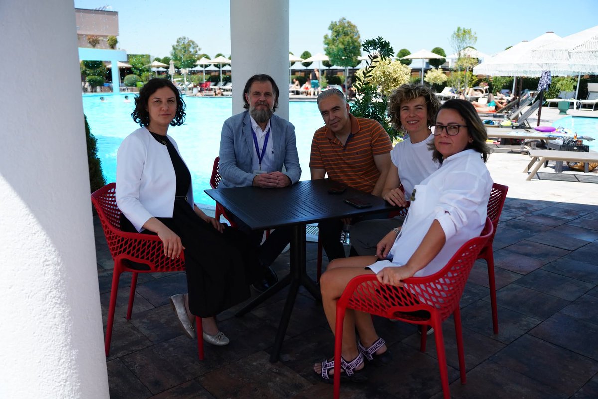 Artane_R's tweet image. 📍Ferizaj
"Swan Pool & Spa" & "Natural", beneficiaries of our ☀️ PV & thermal system grants, respectively, are a testament of successful innovative thriving 🇽🇰SMEs, increasingly greener & more efficient.
Part of @EconomyRks SME grant scheme funded by 🇽🇰@EUKosovo energy package.