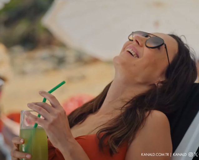 dinliyoruz ve içiyoruz 2 🏝️🍷