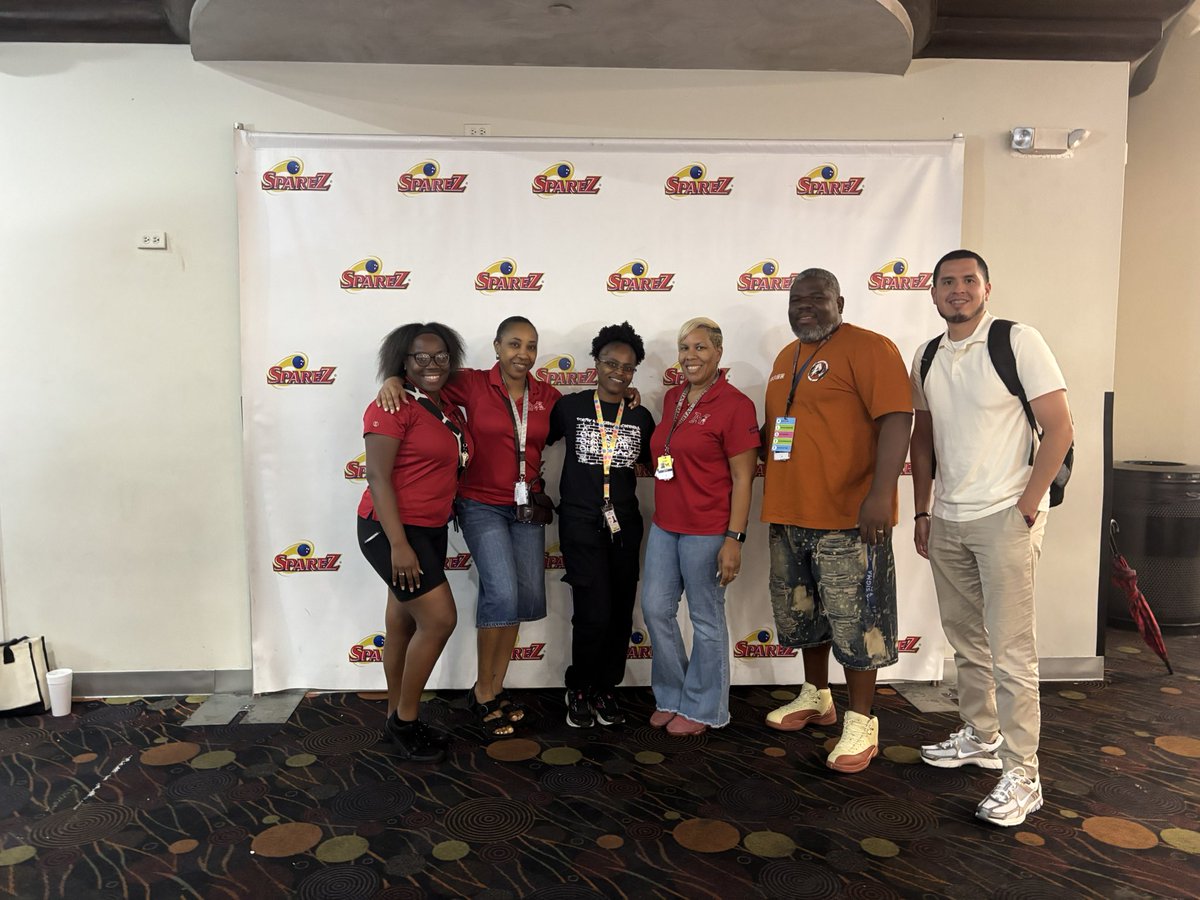 Mrstldavis1's tweet image. The Hispanic Unity staff stepped away from the classrooms and into the lanes for a little summer fun and connection! 
Together, we’re not just building programs we’re building community. 
#HispanicUnity #BuildingCommunity #TeamHUF #StaffStrong #SummerVibes #MiramarPride
