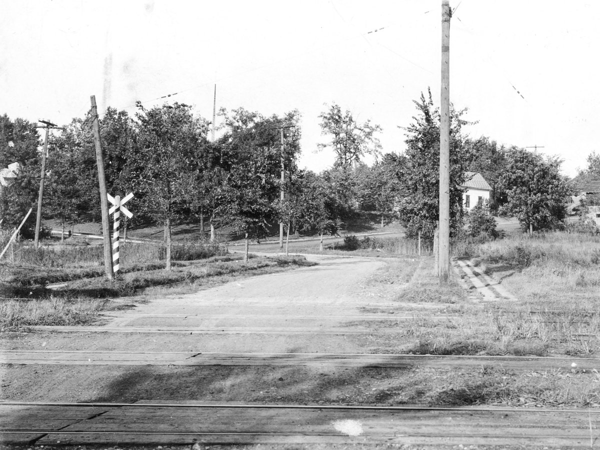 #OnThisDay July 3 1863: A year and a day after the St Paul &amp; Pacific begins service, Minnesota's first railroad fatality occurs when a wagon driven by Abraham Bennett is struck at Como Road. There was talk of a bridge at the site, but ironically Bennett himself had opposed it.