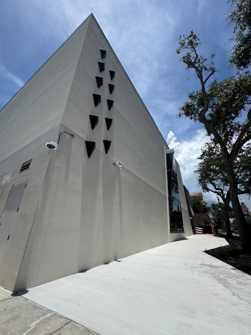 FLHolocaustMus's tweet image. A quiet transformation.
Before it became The Florida Holocaust Museum, this building was a bank. That changed in 1998, when Elie Wiesel cut the opening ribbon and the doors revealed something entirely new.
Since then, The FHM has served as a space for memory, education, and…