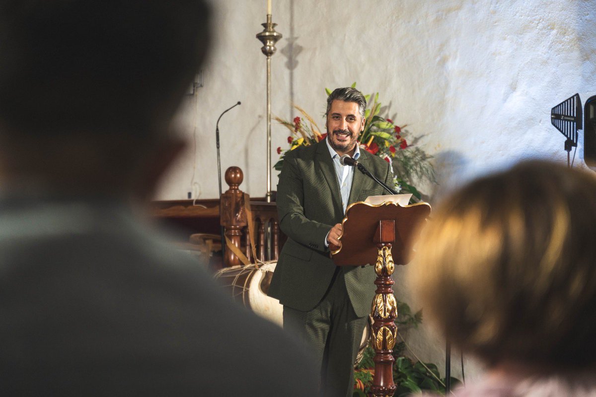 ¡Arrancan oficialmente las Fiestas de San Benito Abad 2025! 🙌🏼

Con el emotivo pregón de Rosa María Aguilar Chinea homenajeando a la mujer campesina, damos inicio a una edición cargada de tradición, música y simbolismo 🇮🇨