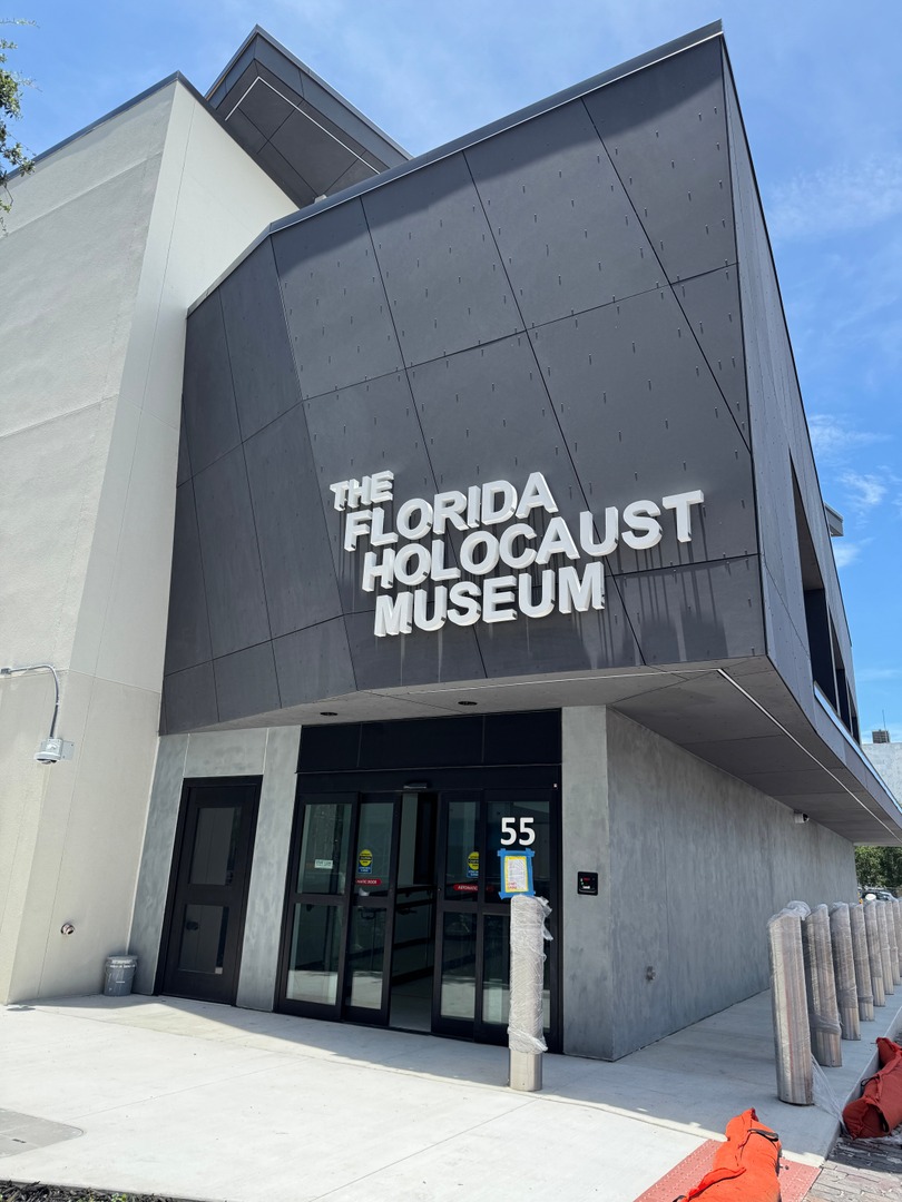 FLHolocaustMus's tweet image. A quiet transformation.
Before it became The Florida Holocaust Museum, this building was a bank. That changed in 1998, when Elie Wiesel cut the opening ribbon and the doors revealed something entirely new.
Since then, The FHM has served as a space for memory, education, and…