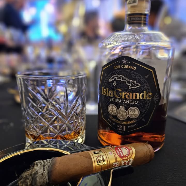 Twitter (X)

🥃#CubaRonSA y su marca #IslaGrande se unen como patrocinadores oficiales del XIX Encuentro Amigos de Partagás 🎉. Del 2 al 6 de julio, 2025, en Matelica, Italia, disfruta de catas exclusivas de habanos y ron cubano. ¡Una experiencia única!

#Habanos #RonCubano
