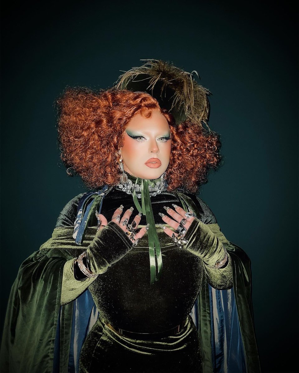 lolafreekybunny's tweet photo. 💚👑💚 https://t.co/uQWA0oKzPq