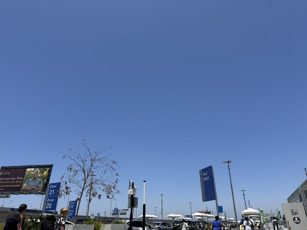🇯🇵→🇺🇸
LAに到着しましたー
空が広くてまぶしい