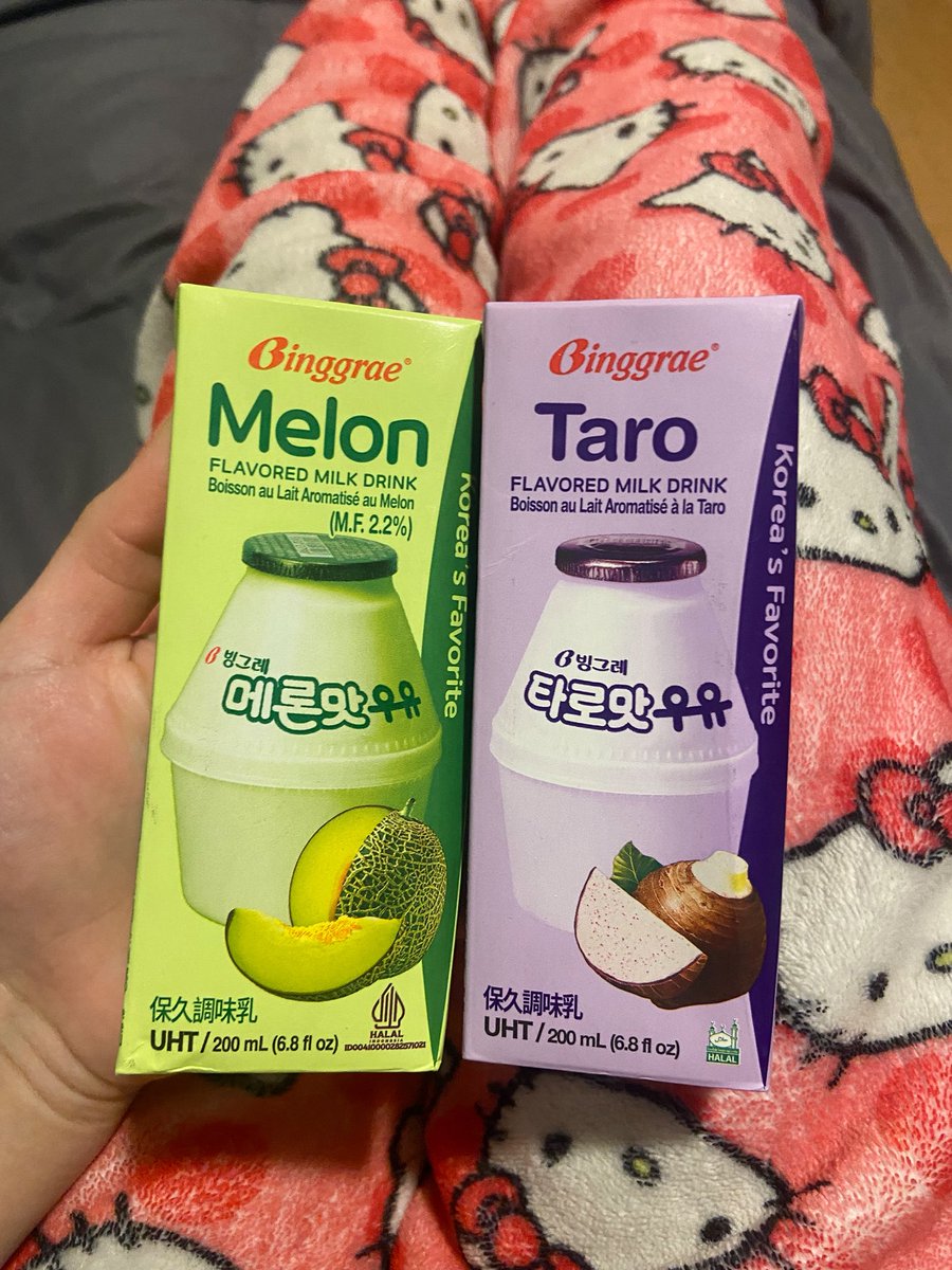 Noarun44's tweet image. me fascinan las lechitas en cajita con sabores, en Chile probé y me fanaticé con la de vainilla- .///. PERO miren estas coreanitas AAAA me faltó la de banana pero ayñ, soy feliz &amp;lt;33

te amo papa violeta, gracias por existir- 
진짜 가향우유 사랑해요~