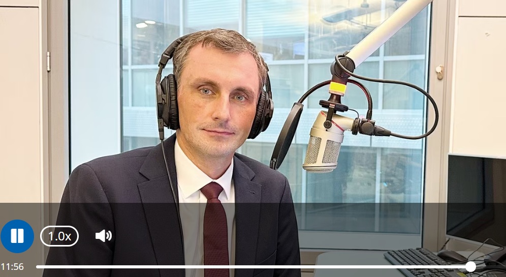 Der neue Minister für Bildung, Jan Riedel, war beim LER, konkret beim Treffen der mitteldeutschen Landeselternräte in Halle, schon 2019 zu Gast. 
Der MDR hat diese Woche Interviews mit ihm geführt:
mdr.de/nachrichten/sa…