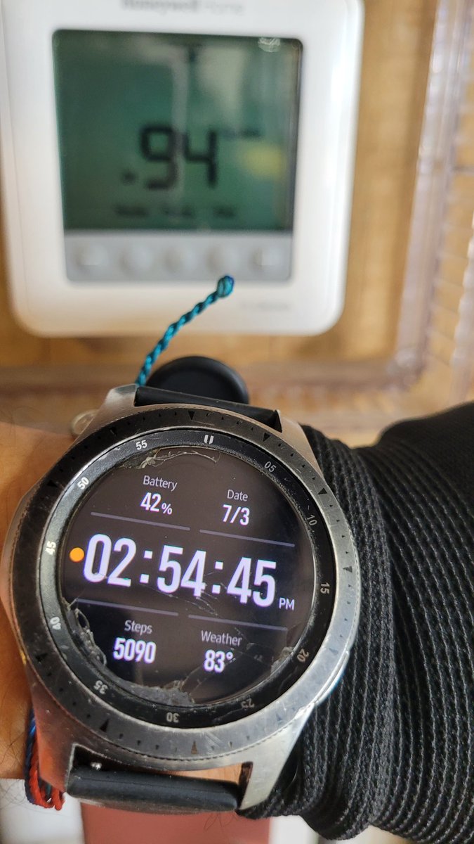 Darkstrngr1's tweet image. It&apos;s not hot in here !!! Ya&apos;ll don&apos;t need the air on ... ppfft.... as management walks back into their ac office ... which they gotta wear sweaters cuz they keep it so cold. Outside temp on my watch versus warehouse temp .... gotta love hell season!