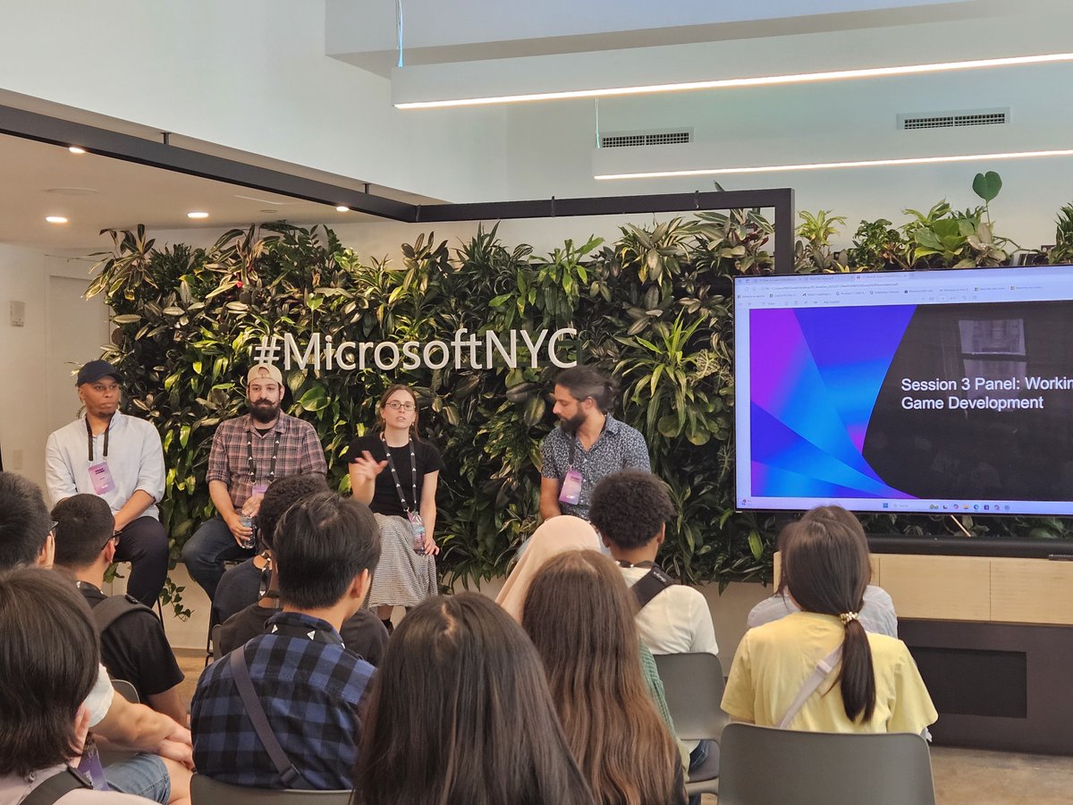 DecoyGames's tweet image. Flashback to our appearance a few weeks ago at the Next-Gen Summit in New York hosted by @G4C !
We were able to share our stories and know how in gaming with aspiring students looking to start careers in the game industry.