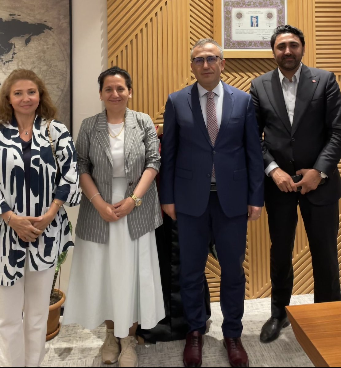GulcanErtekin's tweet photo. 📚🖋️⚖️ TÜRKAD Yönetim Kurulu olarak hac farizasını yerine getirerek, kutsal topraklardan dönen Ak Parti Merkez Disiplin Kurulu Başkanımız ve TÜRKAD Başkanı Av. Dr. Mehmet Sarı’yı ziyaret ettik ve yönetim kurulu toplantımızı gerçekleştirdik.

Hayırlara vesile olmasını dilerim… https://t.co/rXu1re0rNo