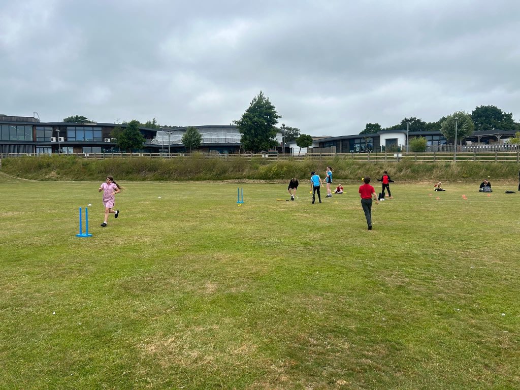 The annual Folkestone Academy Olympic Day was a hit! 6 local primary schools brought all their year 5s along to experience sport at secondary school! They enjoyed skateboarding, gymnastics, athletics, cricket and football ⚽️ 🏏🤸🛹🥇