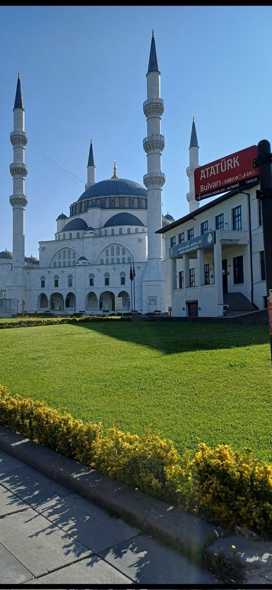 Cumanın hayrı bereketi cümlemize olsun dostlarım
Kazasız belasız sağlıkla inşallah