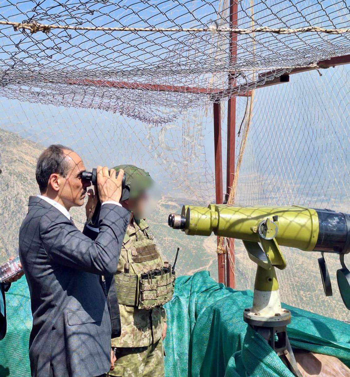 “Her yerde gözümüz var.” der gibi…
<a href="/ikalin1/">İbrahim Kalın</a>