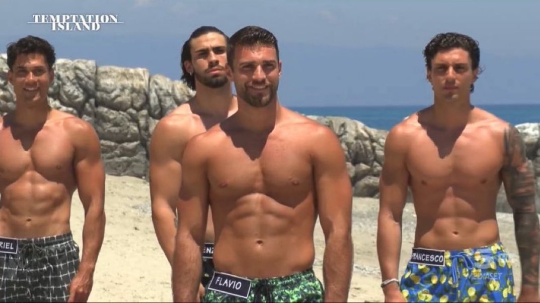 MEZZA ITALIA SUL DIVANO: “L’AVREI SCELTO PURE IO FLAVIO”

#TemptationIsland