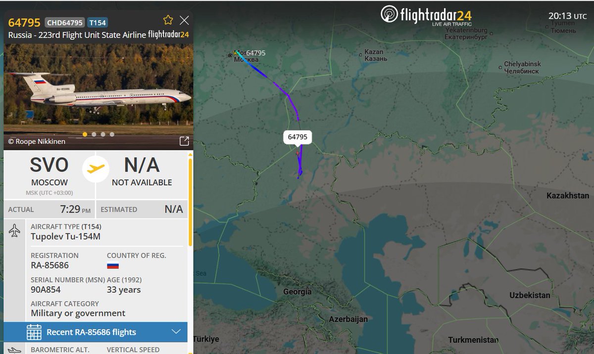 vcdgf555's tweet photo. C'mon guys, you can't BOTH be 64795.
Tupolev Tu-154Ms RA-85686 #154EB6 and RA-85042 #154C32 returning to Moscow. Both with 223rd callsigns. https://t.co/G83FtvcPAl