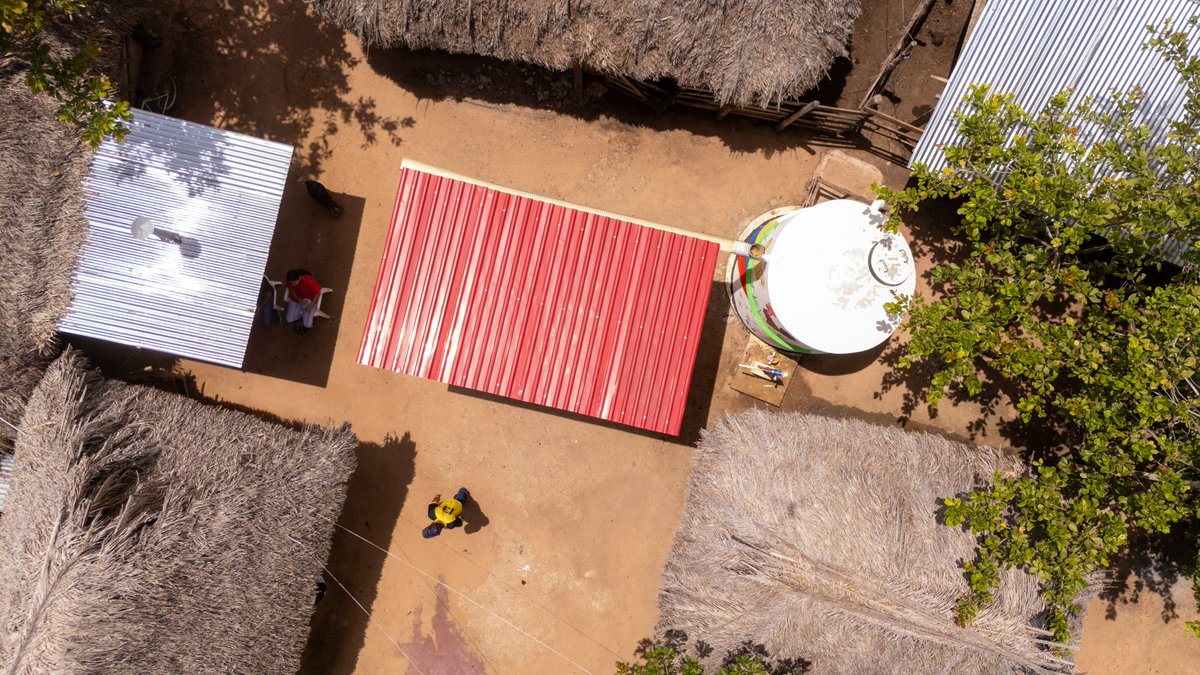 PnudColombia's tweet image. Los Sistemas de Cosecha de Agua Lluvia garantizan:

✅Acceso a agua en hogares sin conexión a microacueductos.
🐟Evita que las mujeres se desplacen por largas horas  para buscar agua en los Zapales.
🌳+oportunidades para mejores prácticas en cultivos y preservación de semillas.🧵