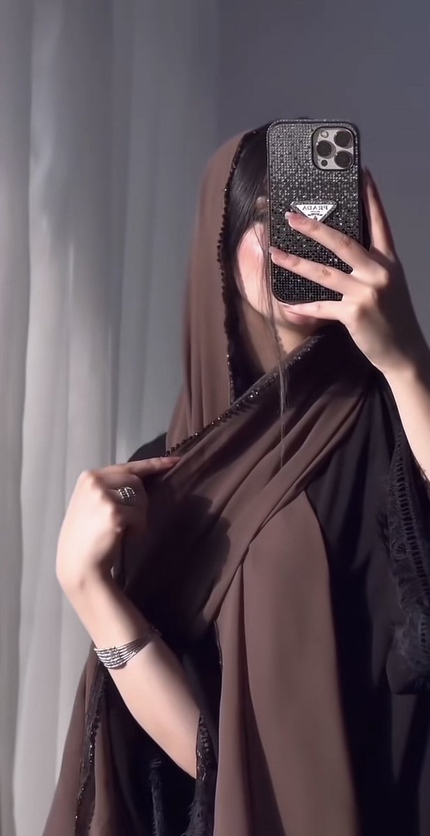ياليت من يطري على البال 
ينشاف
وياليت من نبغيه دايم نشوفه
            بدر بن عبدالمحسن
#مساء_الخير_والسعاده_للجميع
