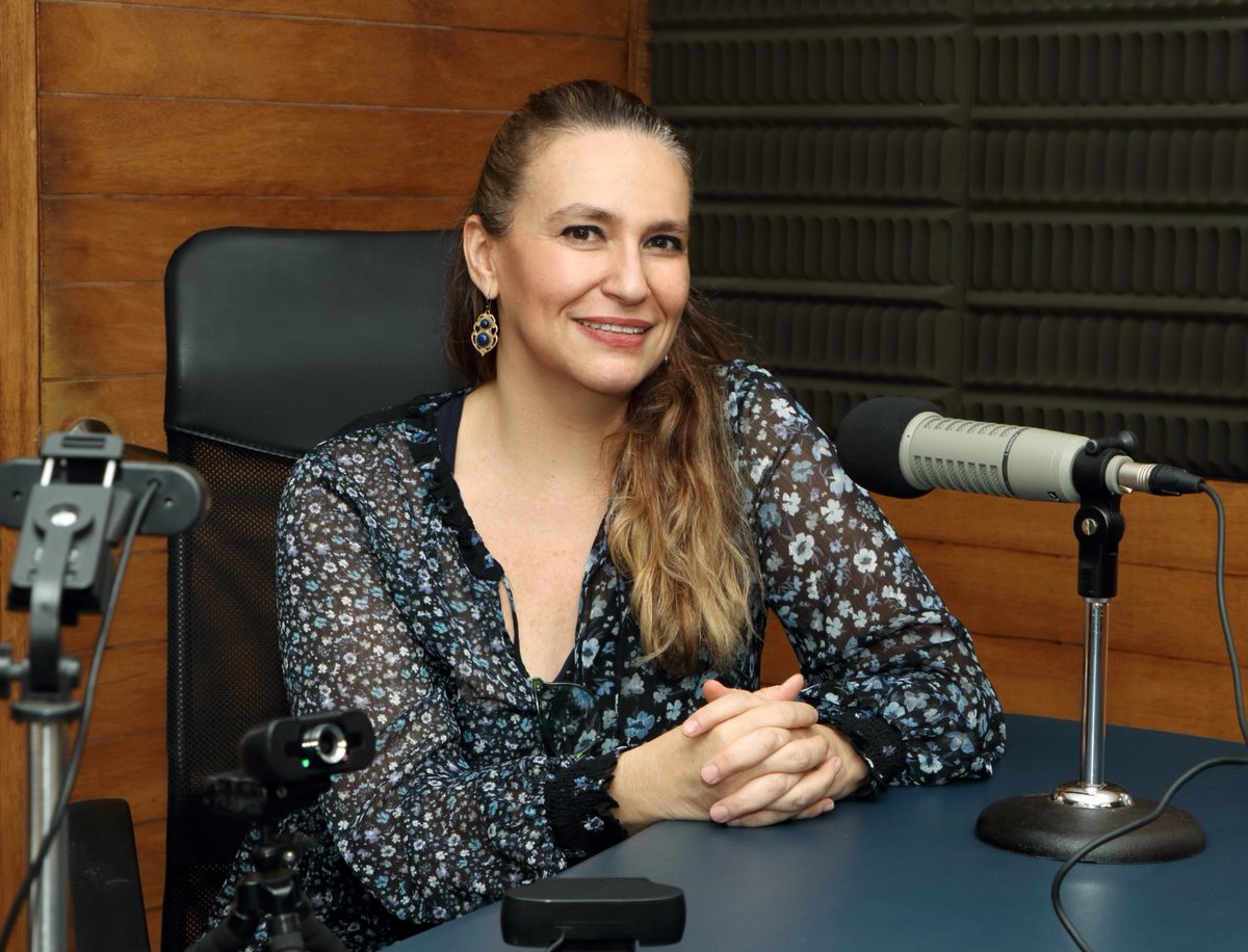 uaemorelos's tweet photo. Beatriz Alcubierre, directora electa del CIIHu, compartió en entrevista de @radiouaem los principios que orientarán su gestión, destacando la consolidación del trabajo colaborativo, la producción académica y el fortalecimiento del enfoque interdisciplinario.
#SomosUAEM #CIIHu https://t.co/SJq1ABL46s