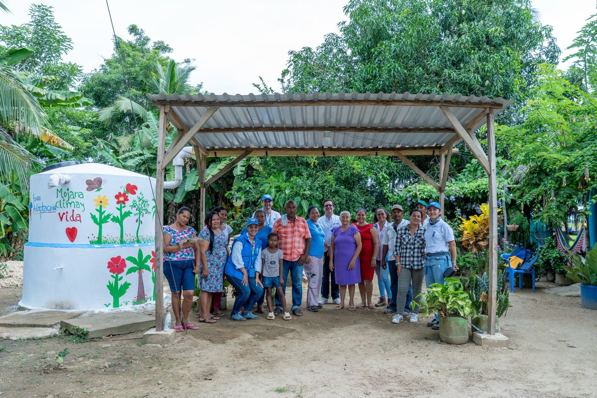 PNUD Colombia (@pnudcolombia) on Twitter photo #MojanaClimayVida📢 +31 mil personas en La Mojana cuentan hoy con Sistemas de Cosecha de Agua Lluvia.💧
Junto al <a href="/FondoAdaptacion/">Fondo Adaptación</a> y las comunidades de esta región, fortalecemos la resiliencia al cambio climático con soluciones concretas de acceso a agua. 🌿🧵 #MojanaClimayVida📢 +31 mil personas en La Mojana cuentan hoy con Sistemas de Cosecha de Agua Lluvia.💧
Junto al <a href="/FondoAdaptacion/">Fondo Adaptación</a> y las comunidades de esta región, fortalecemos la resiliencia al cambio climático con soluciones concretas de acceso a agua. 🌿🧵