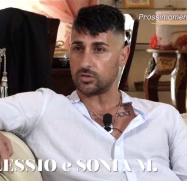 tittihz's tweet image. Tony sotto falso nome che torna a Temptation per farsi un’altra bella vacanza #TemptationIsland