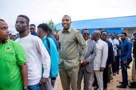 AnalystSomalia's tweet image. Here are the Somali Prime Minister and FMS leaders aligned with the FGS president, lined up in secure compounds, protected by AU peacekeepers — and selling this staged performance as a “historic one person, one vote election” where citizens are supposedly flocking to register.…