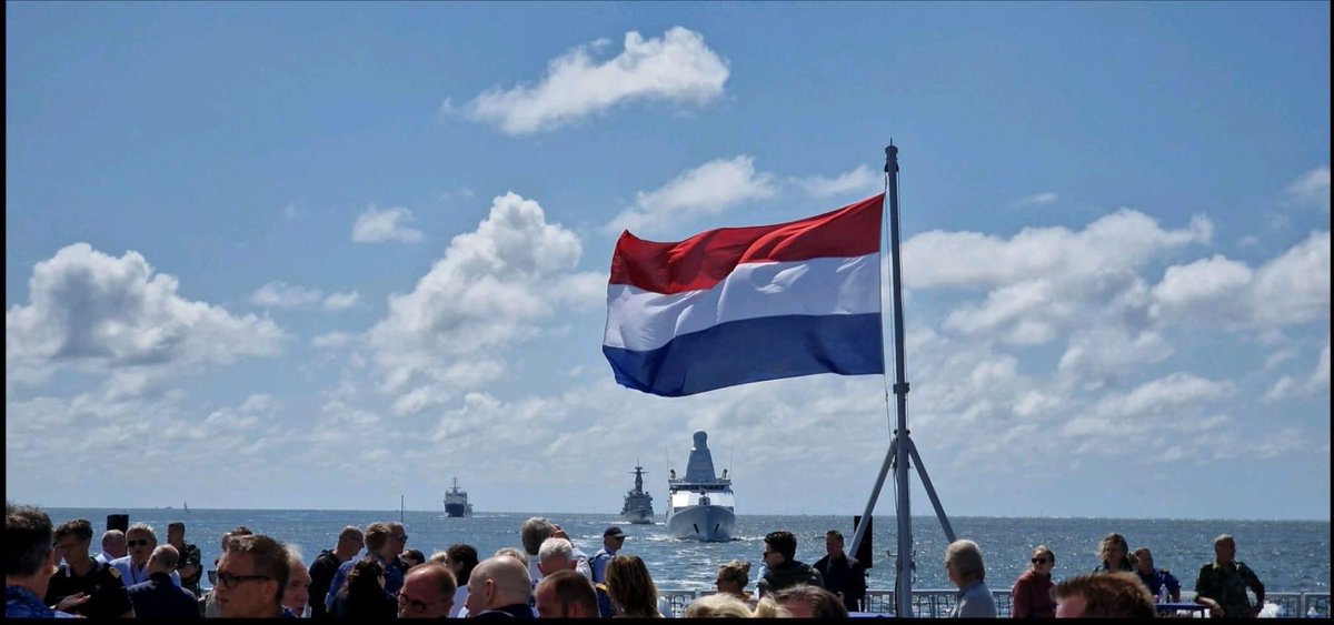 admiraalTas's tweet image. De jaarlijkse @kon_marine relatievaardag, bij uitstek de dag om onze relaties bij te praten over wat de marine wereldwijd en dichtbij huis doet en vooral om te laten zien hoe we dat samen met de andere defensieonderdelen doen. @Kon_Luchtmacht
