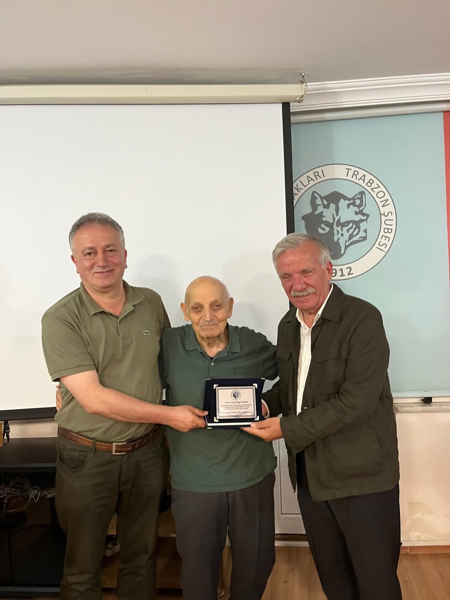 Eski Yalova Belediye Başkanı Sayın Yakup Bilgin KOÇAL'a bu akşam Ocağımızda verdiği "21. Asırda Türk'ün Fikir Sistemi" konulu sunumları için teşekkür ederiz.