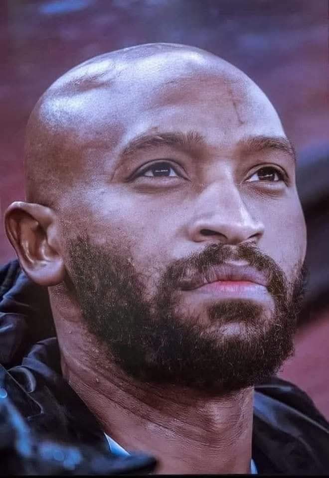 اللي مننا واحنا منه.. اللي شبهنا واحنا زيه.. صاحب الرقم🔟.. رفيق الرحله بكل تفاصيلها .. انكساراتها وفرحها... رمز وايقونة هنفتقدها
هتوحشنا لمستك يا شيكا ❤️