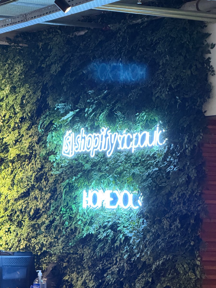 EmiliHorncastle's tweet image. Selling online in Brazil🇧🇷 is getting even more sophisticated with @Shopify🥳💚 @neomode_br @MySamsonite @cargix1 @zapiet
Let’s go🥳