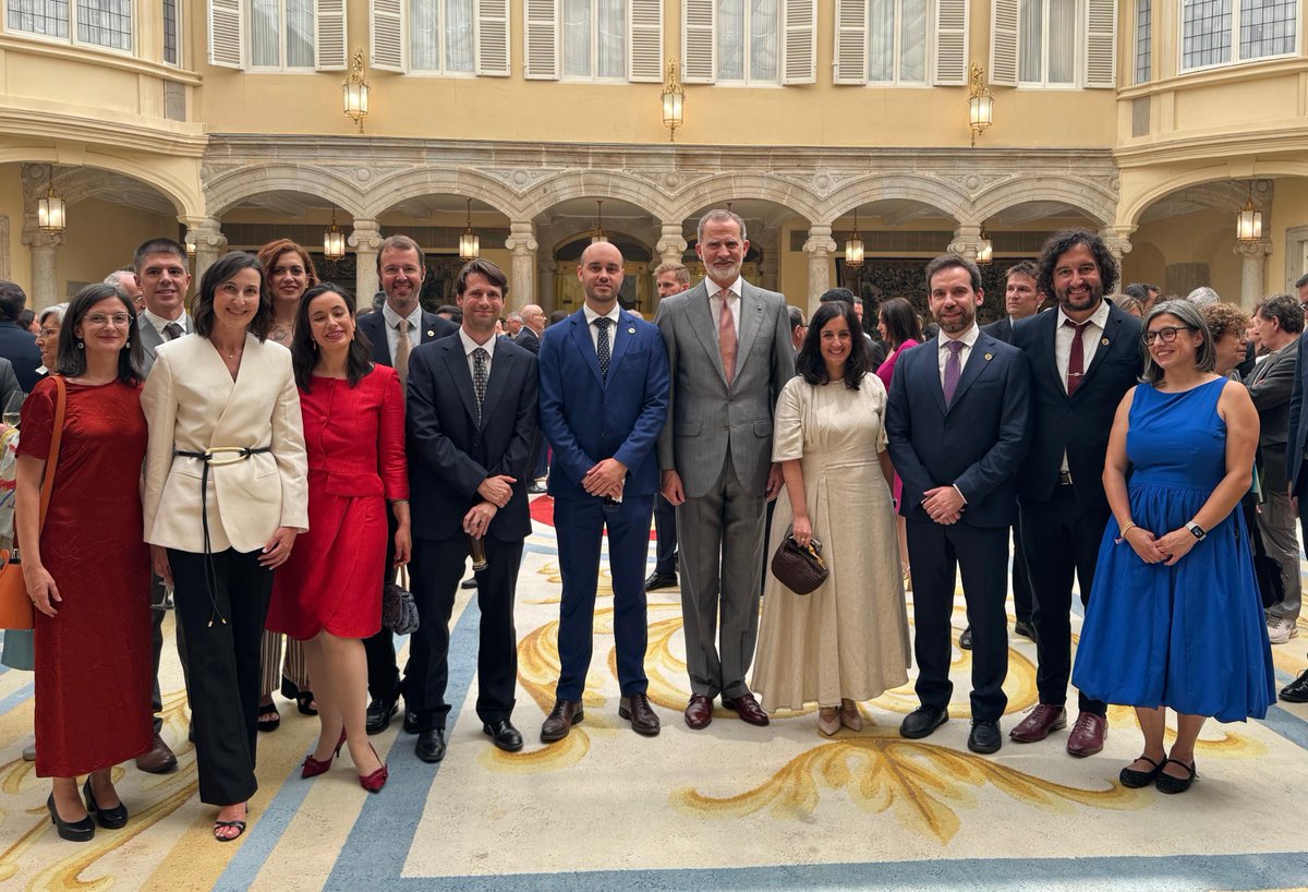 Ricardo Vinuesa (@ricardovinuesa) on Twitter photo Honored to attend Spain’s Premio Nacional de Investigación today as jury member, celebrating top scientific talent.Awards presented by King Felipe VI and the Ministry of Science. A proud day for 🇪🇸 research!
#Science #Research #Spain
<a href="/DianaMorantR/">Diana Morant</a> <a href="/EvaOrtegaPaino/">Eva Ortega-Paíno</a> <a href="/academia_joven/">Academia Joven de España</a> Honored to attend Spain’s Premio Nacional de Investigación today as jury member, celebrating top scientific talent.Awards presented by King Felipe VI and the Ministry of Science. A proud day for 🇪🇸 research!
#Science #Research #Spain
<a href="/DianaMorantR/">Diana Morant</a> <a href="/EvaOrtegaPaino/">Eva Ortega-Paíno</a> <a href="/academia_joven/">Academia Joven de España</a>