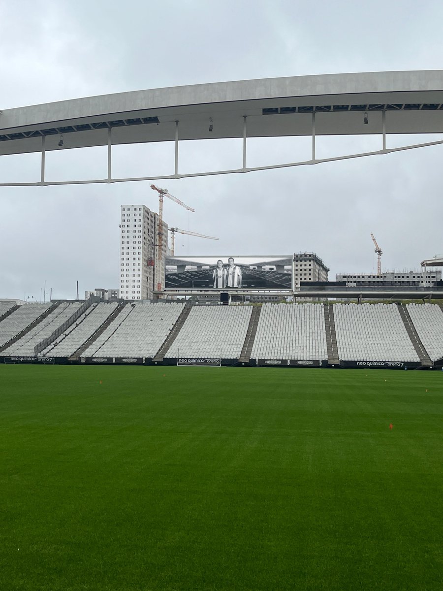 A Neo Química Arena presta homenagens para Diogo Jota, do Liverpool (ING), e André Silva, do Penafiel (POR), envolvidos em um acidente de carro fatal no início desta quinta-feira.

Desejamos energias positivas para a família e amigos neste momento de luto.